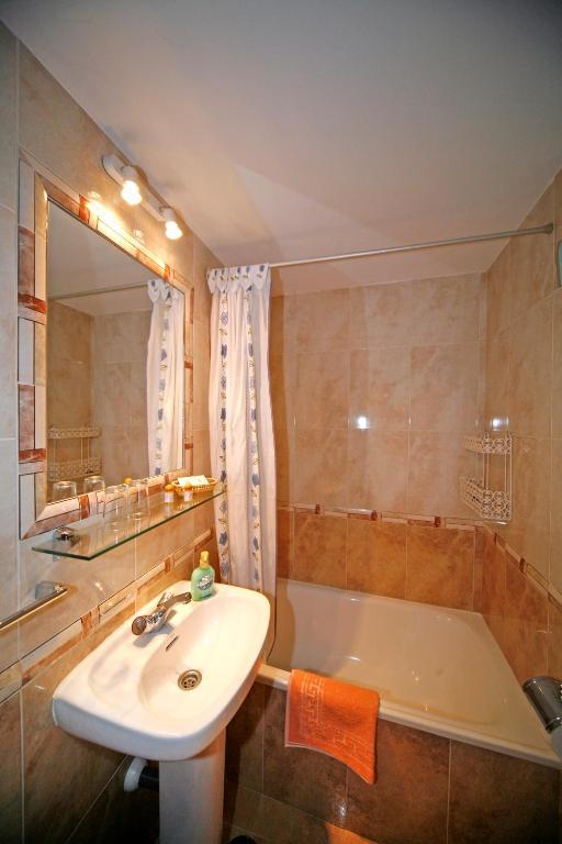 Hostal San Antonio Мадрид Номер фото