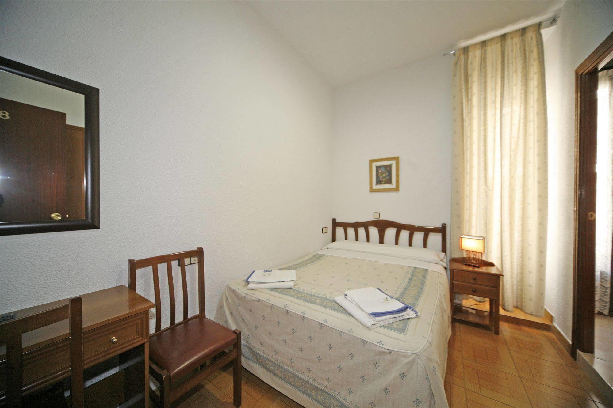 Hostal San Antonio Мадрид Экстерьер фото
